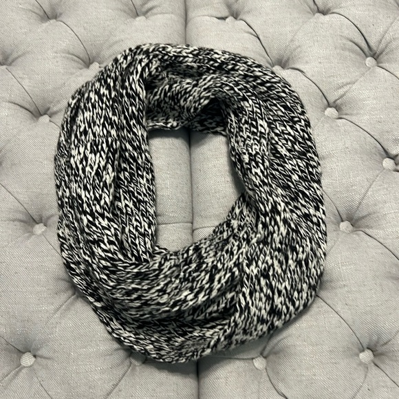 Jcrew Infinity Scarf - Picture 1 of 2